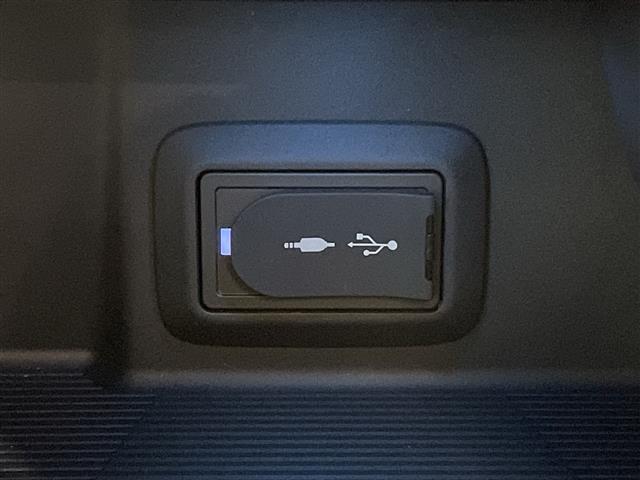 ハリアーハイブリッド Ｚ　禁煙車　純正ディスプレイナビゲーション　フルセグテレビ　ＴＶキッド　バックカメラ　ＪＢＬサウンドシステム　ブラインドスポットモニター　ヘッドアップディスプレイ　デジタルインナーミラー　パワーバックドア（9枚目）