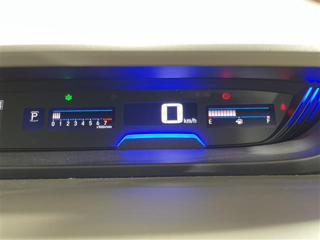 フリード Ｇ・ホンダセンシング　ワンオーナー　純正９型ナビ（ＣＤ／ＤＶＤ／ＢＴ／フルセグＴＶ）バックモニター　ホンダセンシング　両側パワースライドドア　革調シートカバー　シートヒーター　ステアリングリモコン　ＥＴＣ　前方ドラレコ（5枚目）