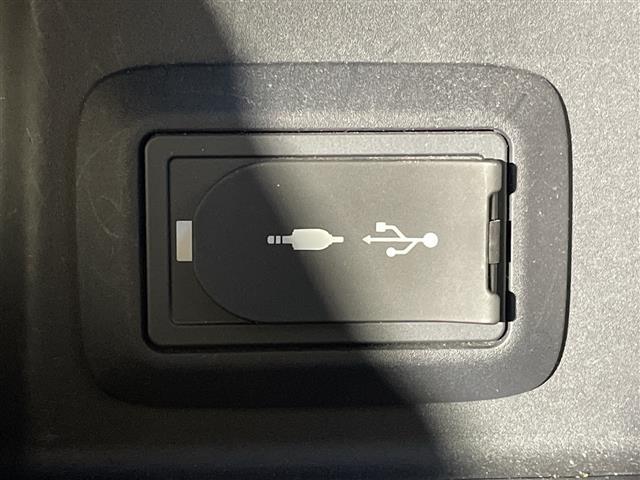 ハリアーハイブリッド Ｇ　禁煙車　純正８型ディスプレイオーディオ（ナビ／ＢＴ／フルセグＴＶ）　バックモニター　トヨタセーフティセンス　クリアランスソナー　ハーフレザーシート　パワーシート　パワーバックドア　ＬＥＤ（5枚目）
