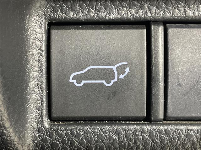 ハリアーハイブリッド Ｇ　禁煙車　純正８型ディスプレイオーディオ（ナビ／ＢＴ／フルセグＴＶ）　バックモニター　トヨタセーフティセンス　クリアランスソナー　ハーフレザーシート　パワーシート　パワーバックドア　ＬＥＤ（6枚目）