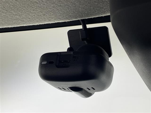 スペーシアカスタム ハイブリッドＸＳ　禁煙車　純正８型メモリナビ（ＣＤ／ＤＶＤ／ＢＴ／フルセグＴＶ）全方位モニター　スズキセーフティサポート両側パワースライドドア　ＥＴＣ　前方ドライブレコーダー　コーナーセンサー　ＨＵＤ　シートヒーター（17枚目）