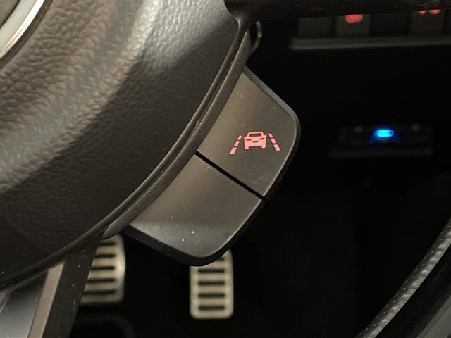 スイフト スポーツ　社外９型フローティングナビ（ＣＤ／ＤＶＤ／ＢＴ／フルセグＴＶ）　スズキセーフティサポート　コーナーセンサー　革巻きステアリング　ステアリングリモコン　ＬＥＤヘッドライト　オートライト　フォグ　ＥＴＣ（18枚目）