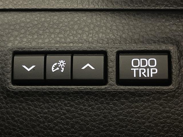 クラウンスポーツ Ｚ　禁煙車　パノラマルーフ　純正１２．３型ディスプレイオーディオ（ナビ／ＢＴ／フルセグＴＶ）パノラミックビューモニター　トヨタチームメイト　モデリスタエアロ　パワーバックドア　パーキングアシスト　ＨＵＤ（17枚目）