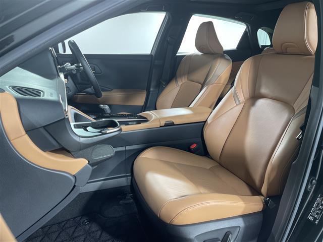 クラウンスポーツ Ｚ　禁煙車　パノラマルーフ　純正１２．３型ディスプレイオーディオ（ナビ／ＢＴ／フルセグＴＶ）パノラミックビューモニター　トヨタチームメイト　モデリスタエアロ　パワーバックドア　パーキングアシスト　ＨＵＤ（32枚目）