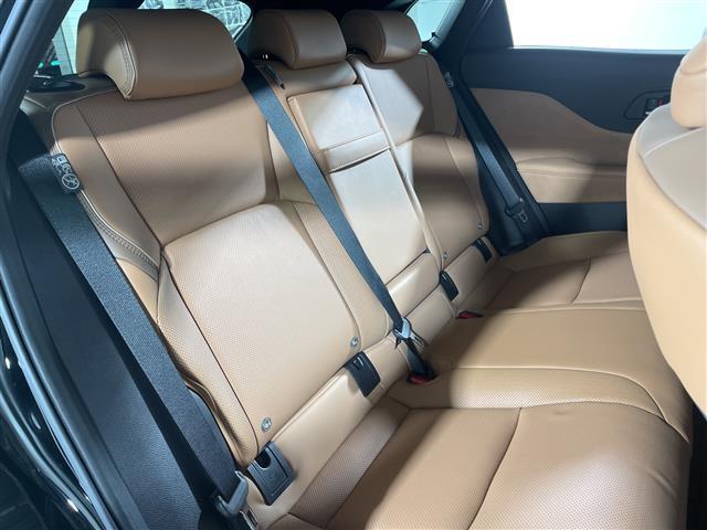 クラウンスポーツ Ｚ　禁煙車　パノラマルーフ　純正１２．３型ディスプレイオーディオ（ナビ／ＢＴ／フルセグＴＶ）パノラミックビューモニター　トヨタチームメイト　モデリスタエアロ　パワーバックドア　パーキングアシスト　ＨＵＤ（35枚目）