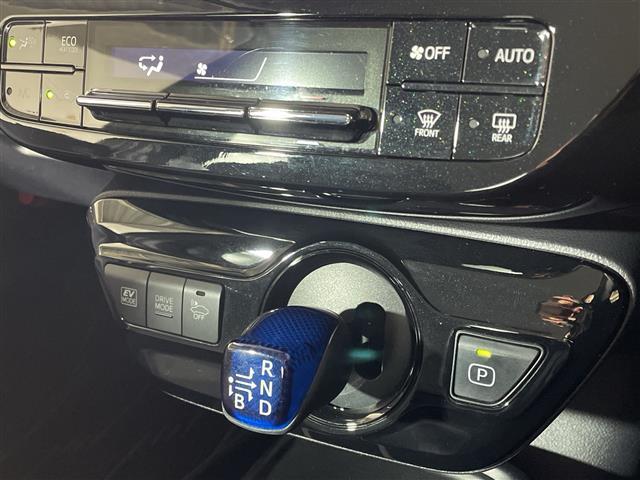 プリウス S 純正9型メモリナビ(CD/DVD/BT/フルセグTV) バックモニター トヨタセーフティセンス コーナーセンサー 革巻きステアリング ステアリングリモコン ETC LEDヘッドライト オートライト(14枚目)