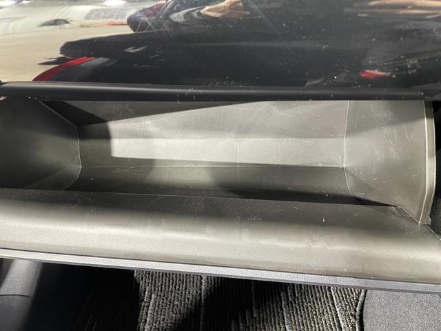 プリウス S 純正9型メモリナビ(CD/DVD/BT/フルセグTV) バックモニター トヨタセーフティセンス コーナーセンサー 革巻きステアリング ステアリングリモコン ETC LEDヘッドライト オートライト(25枚目)