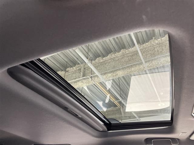 ランドクルーザー２５０ ＶＸ　禁煙車　純正１２型ナビ（フルセグ／ＢＴ／ミラーキャスト）全方位モニター　トヨタチームメイト　レーダークルコン　シートヒーター　エアーシート　ＢＳＭ　電動リアゲート　デジタルインナーミラー　パワーシート（2枚目）