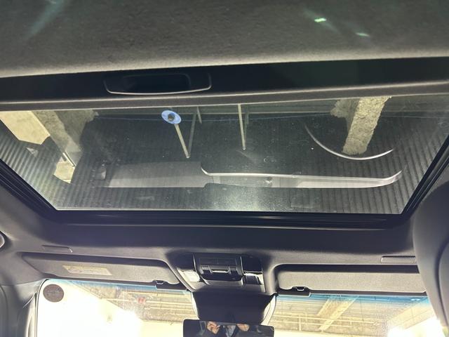 ランドクルーザー２５０ ＶＸ　禁煙車　純正１２型ナビ（フルセグ／ＢＴ／ミラーキャスト）全方位モニター　トヨタチームメイト　レーダークルコン　シートヒーター　エアーシート　ＢＳＭ　電動リアゲート　デジタルインナーミラー　パワーシート（19枚目）