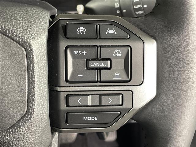 ランドクルーザー２５０ ＶＸ　禁煙車　純正１２型ナビ（フルセグ／ＢＴ／ミラーキャスト）全方位モニター　トヨタチームメイト　レーダークルコン　シートヒーター　エアーシート　ＢＳＭ　電動リアゲート　デジタルインナーミラー　パワーシート（27枚目）