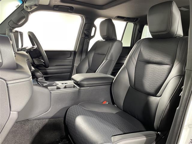 ランドクルーザー２５０ ＶＸ　禁煙車　純正１２型ナビ（フルセグ／ＢＴ／ミラーキャスト）全方位モニター　トヨタチームメイト　レーダークルコン　シートヒーター　エアーシート　ＢＳＭ　電動リアゲート　デジタルインナーミラー　パワーシート（31枚目）