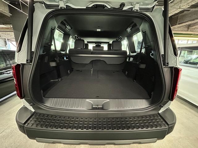 ランドクルーザー２５０ ＶＸ　禁煙車　純正１２型ナビ（フルセグ／ＢＴ／ミラーキャスト）全方位モニター　トヨタチームメイト　レーダークルコン　シートヒーター　エアーシート　ＢＳＭ　電動リアゲート　デジタルインナーミラー　パワーシート（49枚目）