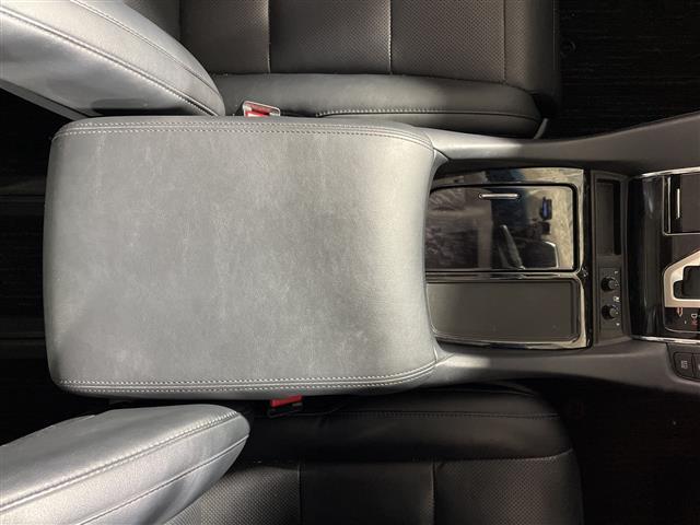 ヴェルファイア ２．５Ｚ　Ｇエディション　禁煙車　社外９インチメモリーナビゲーション　フルセグテレビ　バックカメラ　社外１２．８インチフリップダウンモニター　両側パワースライドドア　レーダークルーズコントロール　ドライブレコーダー前後（8枚目）