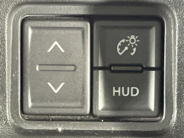 スペーシアカスタム ハイブリッドＸＳターボ　禁煙車　純正ナビゲーション　フルセグテレビ　全方位モニター　ＬＥＤヘッドライト　クルーズコントロール　シートヒーター　ベンチシート　社外１６インチアルミホイール　両側パワースライドドア　スマートキー（9枚目）