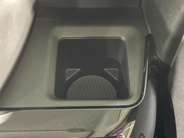 スペーシアカスタム ハイブリッドＸＳターボ　禁煙車　純正ナビゲーション　フルセグテレビ　全方位モニター　ＬＥＤヘッドライト　クルーズコントロール　シートヒーター　ベンチシート　社外１６インチアルミホイール　両側パワースライドドア　スマートキー（22枚目）