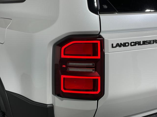 �w�R���t�H�[�g�K�[�h�x�̓t�@�u���b�N�E�R���r�E���U�[�̂R�p�b�P�[�W�����p�ӁB�V�[�g��V����A�t���A�}�b�g�����G�}�ŃR�[�e�B���O���h���E�������ʂ����҂ł��A���N����A���Ԃɂ������߂ł��鏤�i�ł��B