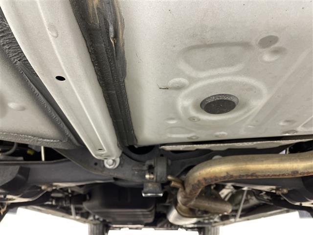 �w�b�h���C�g��p�K���X�R�[�e�B���O�w�w�b�h���C�g�R�[�g�x�̓K���X�햌�ŉ��΂݂Ȃǂ̕\�ʗ򉻂̗\�h�┭�~���ʂŉ���̕t����}��������ʂ����҂ł��܂��B