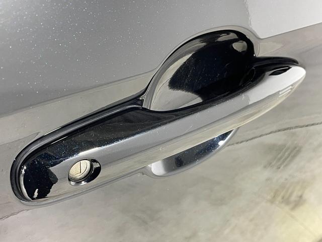 �����ŉJ�̓������E���N���A�ɂ��Ă����w�t�����g�E�C���h�E�����R�[�g�x�B�������ʂ��L�[�v���N���A�Ȏ��E�ň��S���T�|�[�g���Ă���܂��B