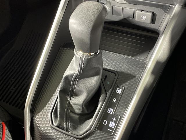 ������тm���C�P���̃K���o�[�����炱���ł��鍂������I���Q�O�Q�O�N�P���@�i���j���{�\����������������ׁi�������ÎԔ���s��̑�蔃����Ǝ҂�ΏۂƂ����u���Î����Ԕ���䐔�m���D�P�����v���j