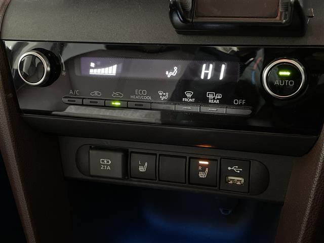 ヤリスクロス ハイブリッドＺ　純正ディスプレイナビゲーション　全方位モニター　モデリスタエアロ　ＬＥＤヘッドライト　ドライブレコーダー　パワーバックドア　パワーシート　シートヒーター　ハンドルヒーター　パワーバックドア（9枚目）