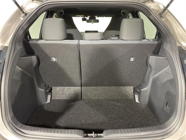 ヤリス ハイブリッドＧ　純正ディスプレイオーディオ（ナビ／ＢＴ／ＵＳＢ）全方位モニター　トヨタセーフティセンス　クリアランスソナー　ドライブレコーダー前後　ＥＴＣ　スマートキー　スペアキー　プッシュスタート　ステリモ（38枚目）