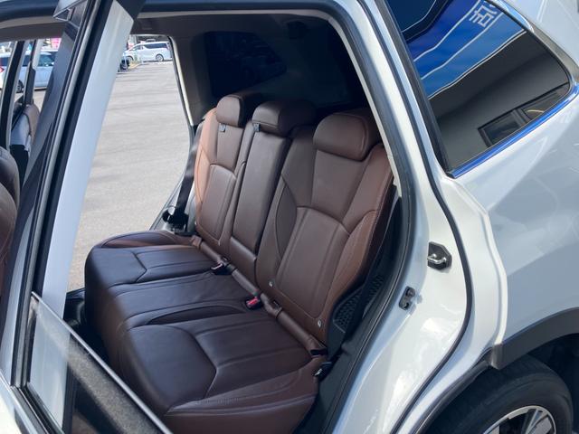 フォレスター アドバンス　４ＷＤ　電動ブラウンレザーシート　８インチナビ　フリップダウン後席モニター　シートヒーター　ステアリングヒーター　アダプティブクルーズコントロール　アダプティブクルーズコントロール（18枚目）