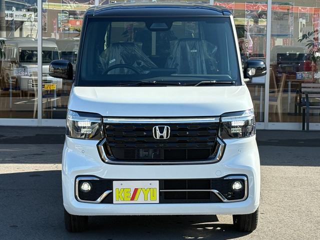 N-BOXカスタム ターボコーディネートスタイル 届出済未使用車 4WD ターボ 2トーン 8インチナビ Bカメラ 15インチ専用AW レザーシート シートヒーター USB 両側パワスラ クルコン ミラーヒーター コーナーセンサー パドルシフト(10枚目)