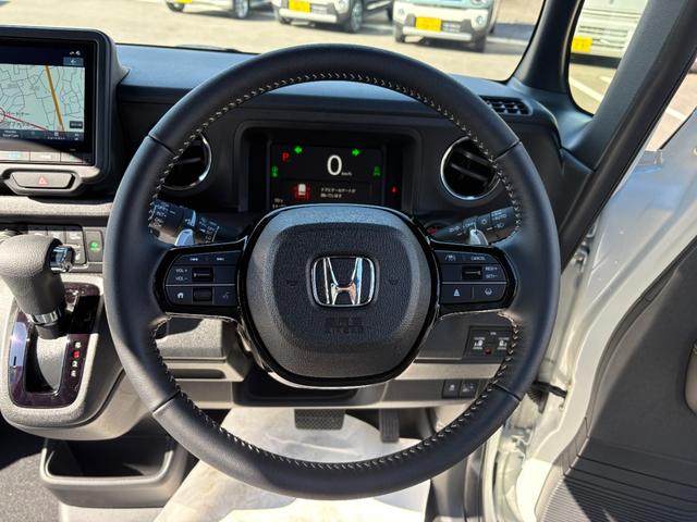 N-BOXカスタム ターボコーディネートスタイル 届出済未使用車 4WD ターボ 2トーン 8インチナビ Bカメラ 15インチ専用AW レザーシート シートヒーター USB 両側パワスラ クルコン ミラーヒーター コーナーセンサー パドルシフト(31枚目)