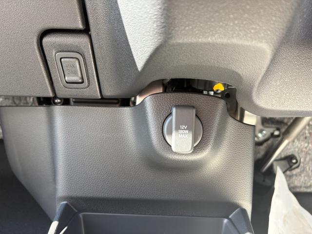 N-BOXカスタム ターボコーディネートスタイル 届出済未使用車 4WD ターボ 2トーン 8インチナビ Bカメラ 15インチ専用AW レザーシート シートヒーター USB 両側パワスラ クルコン ミラーヒーター コーナーセンサー パドルシフト(45枚目)