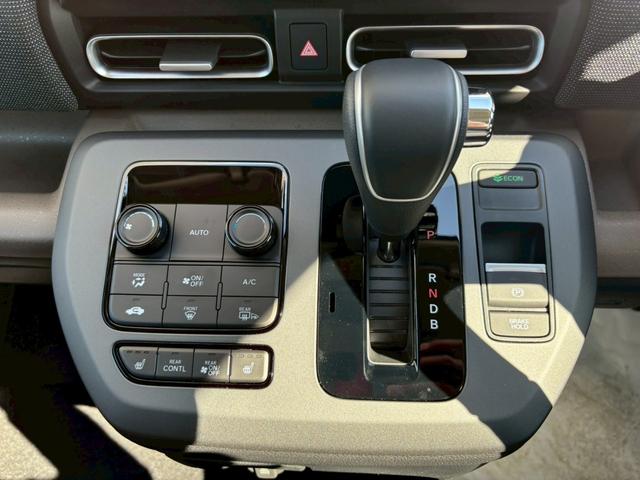 フリード e:HEVエアー EX 登録済み未使用車 ホンダセンシング ブラインドスポットモニター 11.4インチホンダコネクトナビ アラウンドビューカメラ シートヒーター両側自動スライドドア アダプティブクルーズコントロール(28枚目)