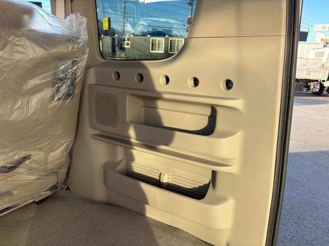 エブリイワゴン PZターボスペシャル 【4WDハイルーフ】【届出済未使用車】【衝突軽減装置&車線逸脱警報】LEDヘッドライト シートヒーター 両側電動スライド オートステップ コーナーセンサー スマートキー 純正AW 横滑り防止(40枚目)