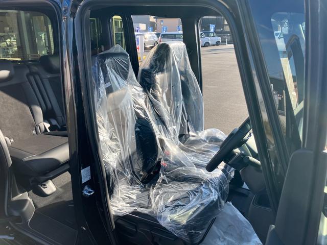 遠方のお客様でも陸運局に持ちこまずに名義変更可能ですので店頭納車の場合は余計な諸費用も頂いておりません。遠方陸送納車も格安陸送費にてご納車可能です☆