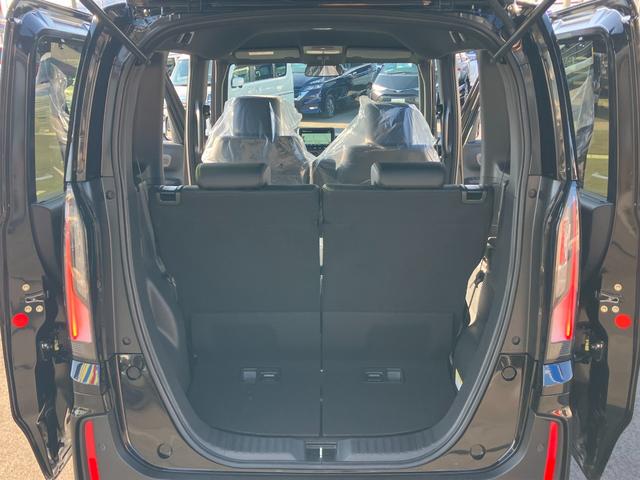 弊社ではインターネットでの遠方販売に自信があります。店頭でのご納車であれば、お車を持ち込まずに名義変更等のお手続きが出来ますので、ご近所の販売会社で購入する場合と変わらぬ諸経費にてご購入可能です♪