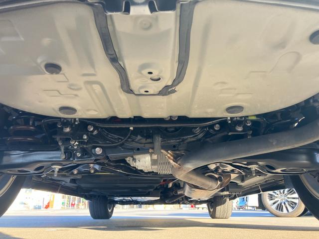 ハリアーハイブリッド プレミアム アドバンスドパッケージ 【モデリスタフルエアロ】【三重仕入】【禁煙1オーナー】【4WD】【夏冬タイヤAWセット】【衝突軽減装置】【全方位カメラ】【Bluetooth&フルセグ】【追従クルコン】【純正18AW】【ハーフレザー】(7枚目)