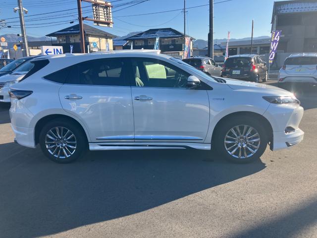 ハリアーハイブリッド プレミアム アドバンスドパッケージ 【モデリスタフルエアロ】【三重仕入】【禁煙1オーナー】【4WD】【夏冬タイヤAWセット】【衝突軽減装置】【全方位カメラ】【Bluetooth&フルセグ】【追従クルコン】【純正18AW】【ハーフレザー】(19枚目)