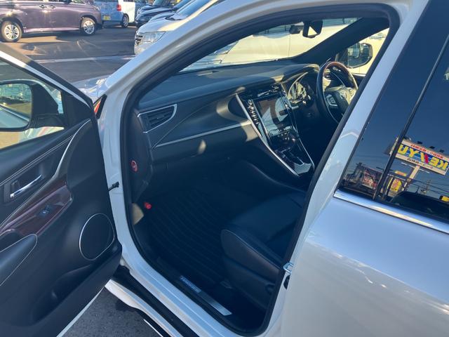 ハリアーハイブリッド プレミアム アドバンスドパッケージ 【モデリスタフルエアロ】【三重仕入】【禁煙1オーナー】【4WD】【夏冬タイヤAWセット】【衝突軽減装置】【全方位カメラ】【Bluetooth&フルセグ】【追従クルコン】【純正18AW】【ハーフレザー】(27枚目)