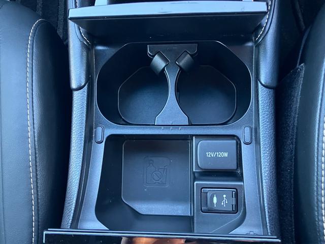 ハリアーハイブリッド プレミアム アドバンスドパッケージ 【モデリスタフルエアロ】【三重仕入】【禁煙1オーナー】【4WD】【夏冬タイヤAWセット】【衝突軽減装置】【全方位カメラ】【Bluetooth&フルセグ】【追従クルコン】【純正18AW】【ハーフレザー】(38枚目)