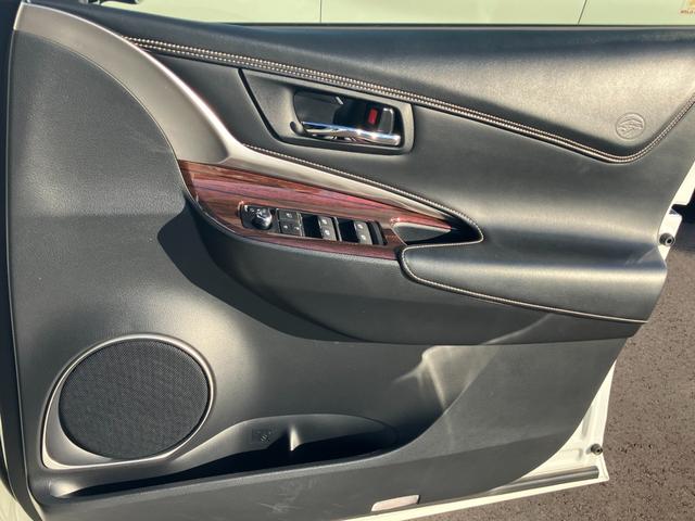 ハリアーハイブリッド プレミアム アドバンスドパッケージ 【モデリスタフルエアロ】【三重仕入】【禁煙1オーナー】【4WD】【夏冬タイヤAWセット】【衝突軽減装置】【全方位カメラ】【Bluetooth&フルセグ】【追従クルコン】【純正18AW】【ハーフレザー】(49枚目)