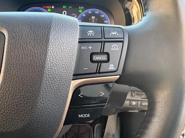 �A�_�v�e�B�u�N���[�Y�R���g���[��