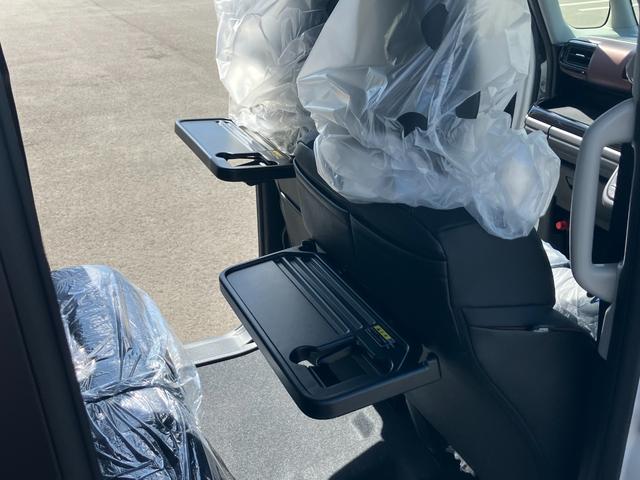 �i�r��o�b�N�J�������ȃ��j�^�[�A�h���C�u���R�[�_�[�Ƃ������d�ٕi��V�[�g�J�o�[�Ƀ^�C�����A���~�z�C�[���܂ŁA���t�������I�v�V�����i�����[�ԑO�ɂ���t��������N���W�b�g�Ɋ܂ނ��Ƃ��\�ł���