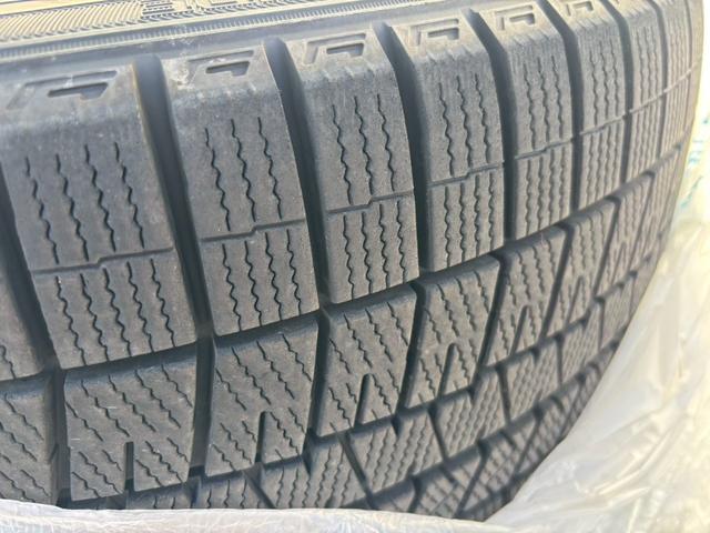 �y�X�^�b�h���X�^�C�����A���~�z�C�[���ԍځz�g�p�ς݃^�C���ł����A�ԍڂɂĂ��n���������܂��B