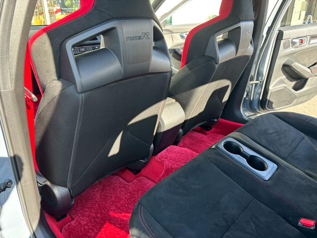 �����I�v�V�����͂������A�ЊO�̃i�r��t���b�v�_�E�����j�^�[�A�h���C�u���R�[�_�[�A�d�s�b���A���q�l�̂���]�̃I�v�V������t���\�􂨋q�l�ɂ�鏤�i�����݁A��t�݂̂̑Ή������Ă���܂���