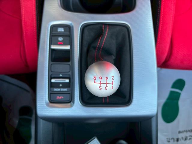 �i�r��o�b�N�J�������ȃ��j�^�[�A�h���C�u���R�[�_�[�Ƃ������d�ٕi��V�[�g�J�o�[�Ƀ^�C�����A���~�z�C�[���܂ŁA���t�������I�v�V�����i�����[�ԑO�ɂ���t��������N���W�b�g�Ɋ܂ނ��Ƃ��\�ł���