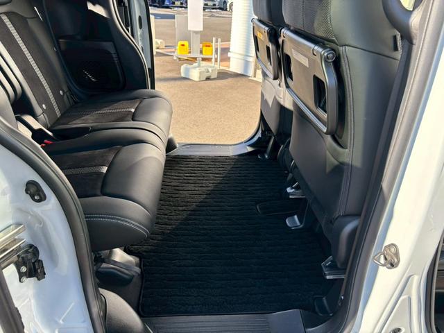 �����I�v�V�����͂������A�ЊO�̃i�r��t���b�v�_�E�����j�^�[�A�h���C�u���R�[�_�[�A�d�s�b���A���q�l�̂���]�̃I�v�V������t���\�􂨋q�l�ɂ�鏤�i�����݁A��t�݂̂̑Ή������Ă���܂���