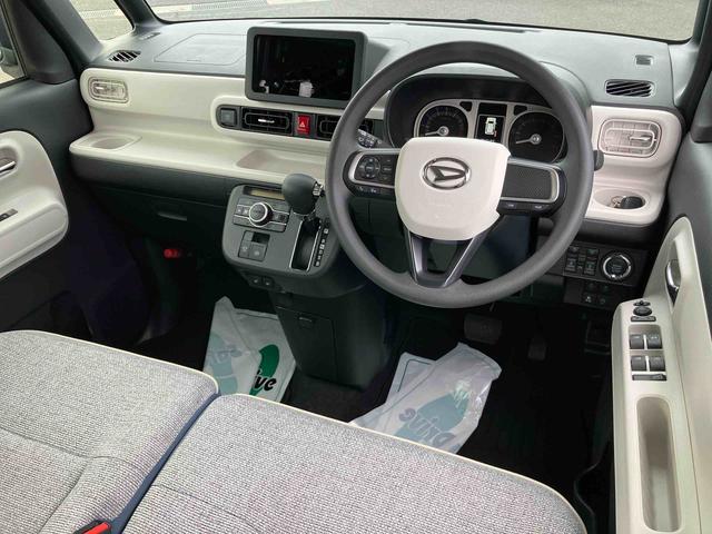 お支払い総額には、千葉県内登録の諸費用含む価格となります。希望番号費用やお届け納車費用、オプション費用は別途かかります。※ETC付き車はセットアップ費が別途2,750円かかります。