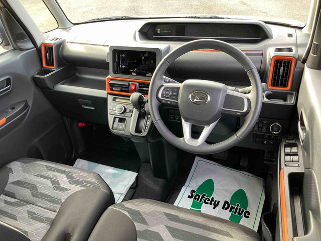 タント ファンクロスターボ LEDヘッドライト/両側電動スライドドア/コーナーセンサー/アイドリングストップ/衝突回避支援システム/横滑り防止装置/オートエアコン/アルミホイール/キーフリーシステム/電動格納ミラー/オートライト(7枚目)