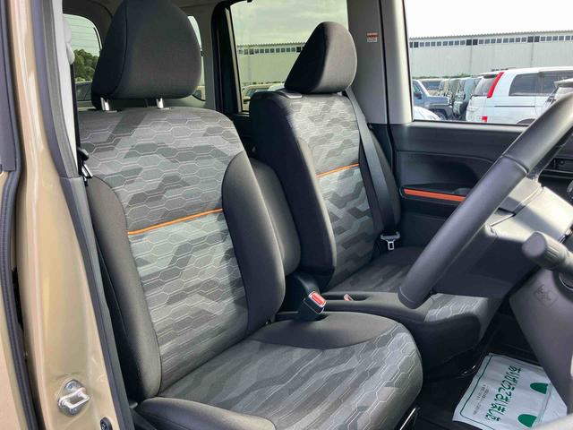 タント ファンクロスターボ LEDヘッドライト/両側電動スライドドア/コーナーセンサー/アイドリングストップ/衝突回避支援システム/横滑り防止装置/オートエアコン/アルミホイール/キーフリーシステム/電動格納ミラー/オートライト(8枚目)