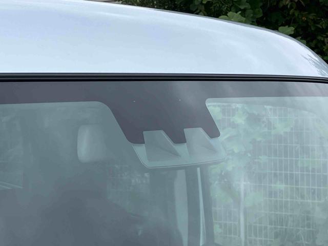 ハイゼットカーゴ DX オートライト/衝突回避支援システム/オートハイビーム/横滑り防止装置/コーナーセンサー/スペアタイヤ/AM・FMラジオ/マニュアルエアコン/アイドリングストップ/キーレス/オーバーヘッドシェルフ(11枚目)