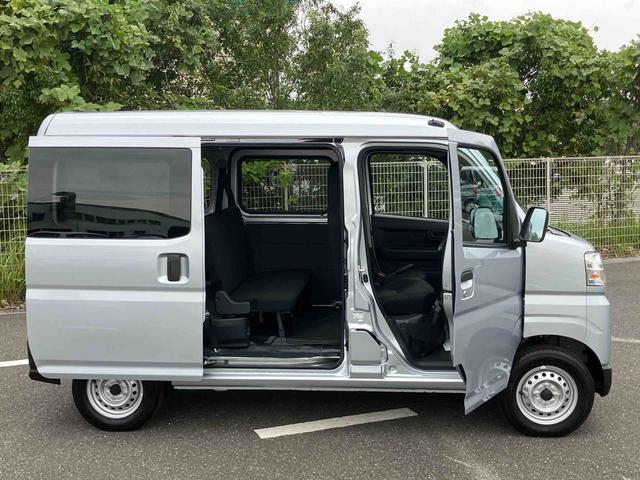 ハイゼットカーゴ DX オートライト/衝突回避支援システム/オートハイビーム/横滑り防止装置/コーナーセンサー/スペアタイヤ/AM・FMラジオ/マニュアルエアコン/アイドリングストップ/キーレス/オーバーヘッドシェルフ(18枚目)