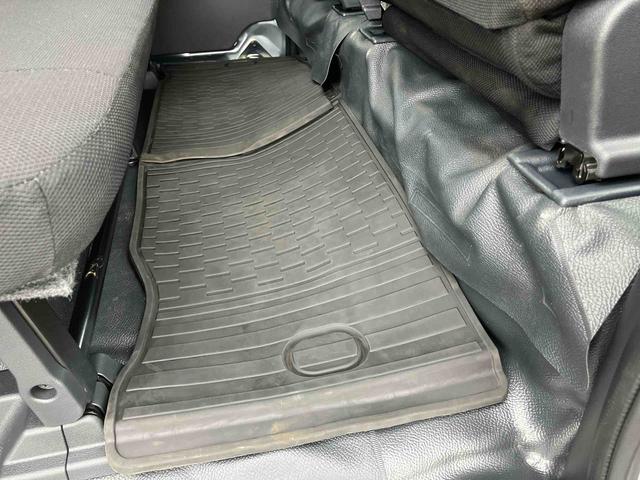 ハイゼットカーゴ DX オートライト/衝突回避支援システム/オートハイビーム/横滑り防止装置/コーナーセンサー/スペアタイヤ/AM・FMラジオ/マニュアルエアコン/アイドリングストップ/キーレス/オーバーヘッドシェルフ(32枚目)